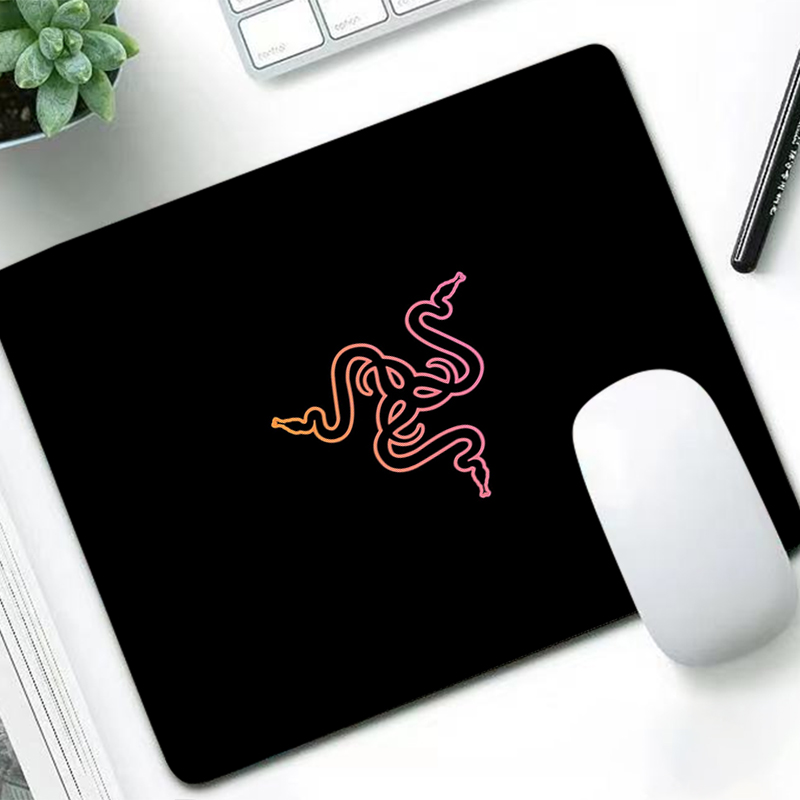 Gaming Office Accessories - Razer Luxe Muismat Anime Gamer Bureaumat